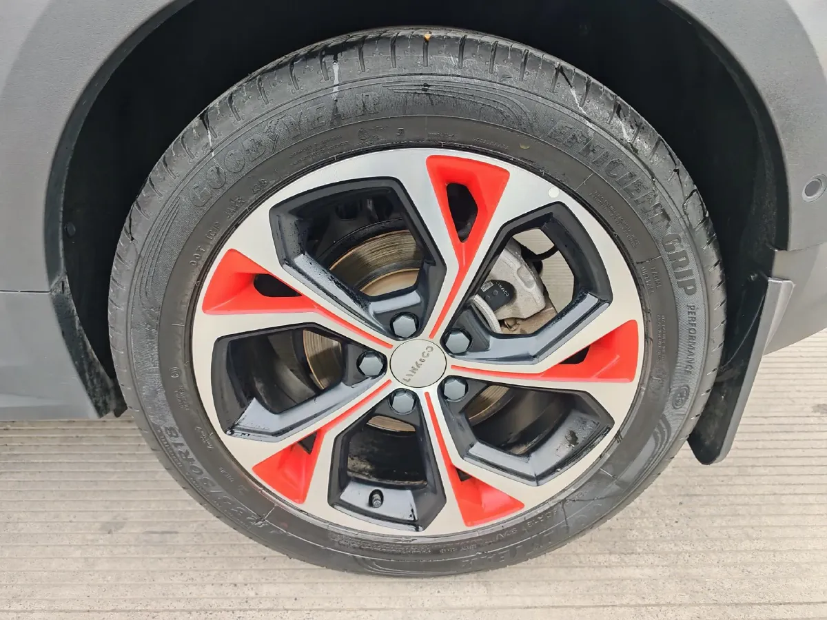 2018 Toyota C-HR 2.0L 171HP L4 CVT,autocango,china used car exporter,china ev exporter,chinese used car exporter,chinese used ev exporter