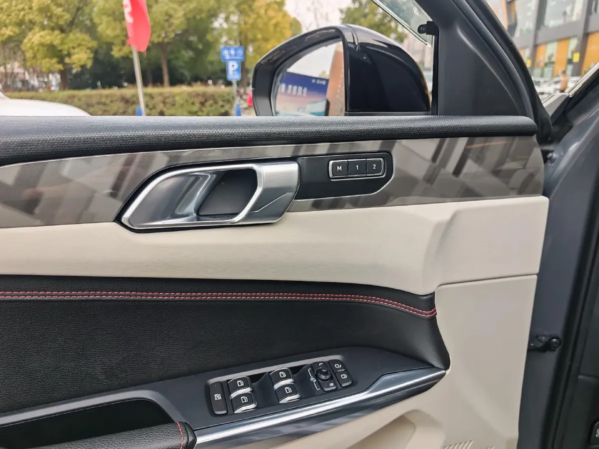 2018 Toyota C-HR 2.0L 171HP L4 CVT,autocango,china used car exporter,china ev exporter,chinese used car exporter,chinese used ev exporter