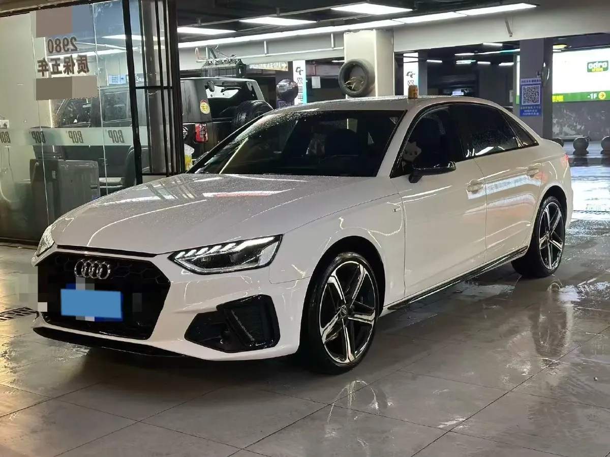 2024 Audi A4L 2.0T 190HP L4 7DCT,autocango,china used car exporter,china ev exporter,chinese used car exporter,chinese used ev exporter