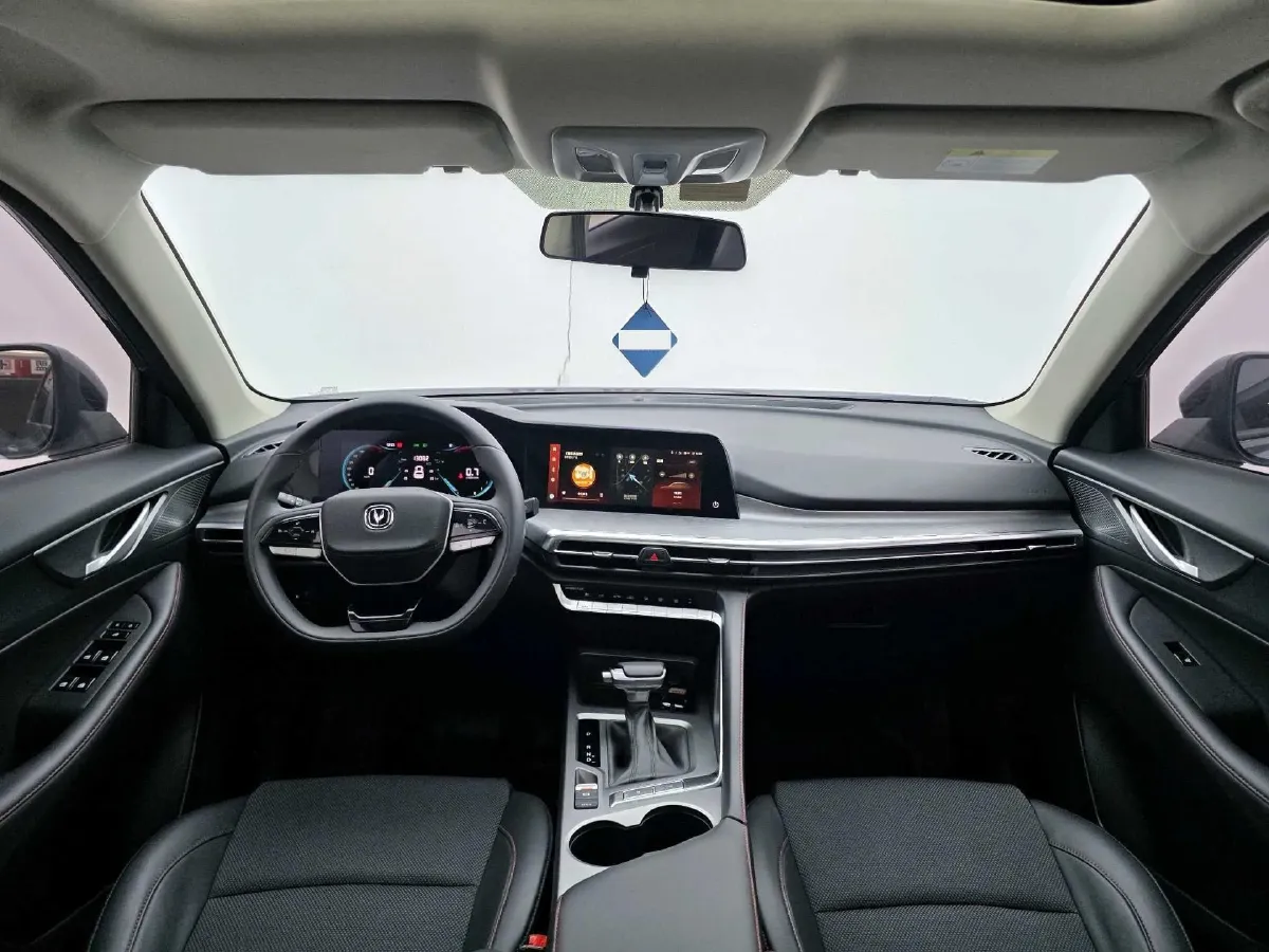 2023 ChangAn CS35 Plus 1.4T 160HP L4 7DCT,autocango,china used car exporter,china ev exporter,chinese used car exporter,chinese used ev exporter
