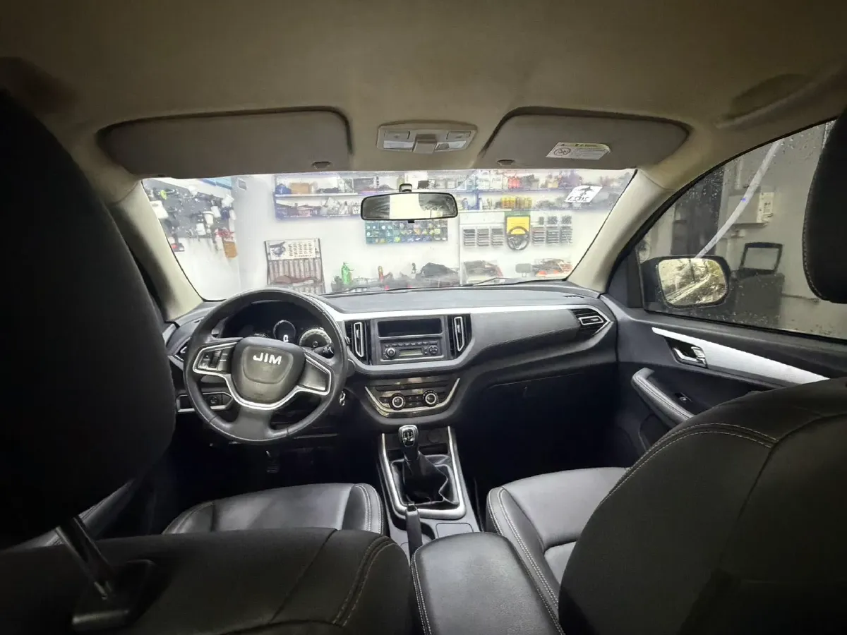 2020 JMC BaoDian 2.5T 140HP L4 5MT,autocango,china used car exporter,china ev exporter,chinese used car exporter,chinese used ev exporter