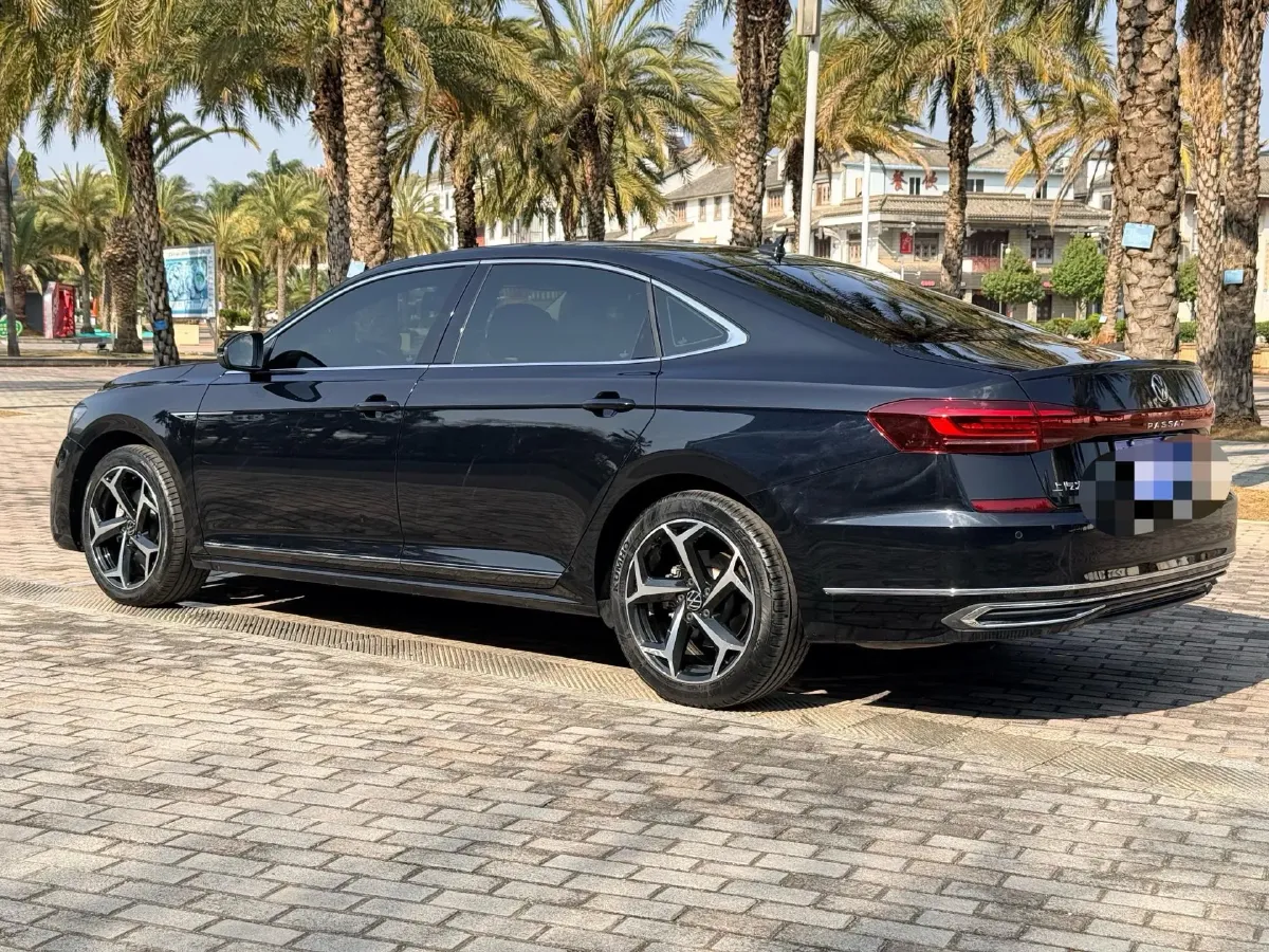 2024 Volkswagen Passat 2.0T 220HP L4 7DCT,autocango,china used car exporter,china ev exporter,chinese used car exporter,chinese used ev exporter
