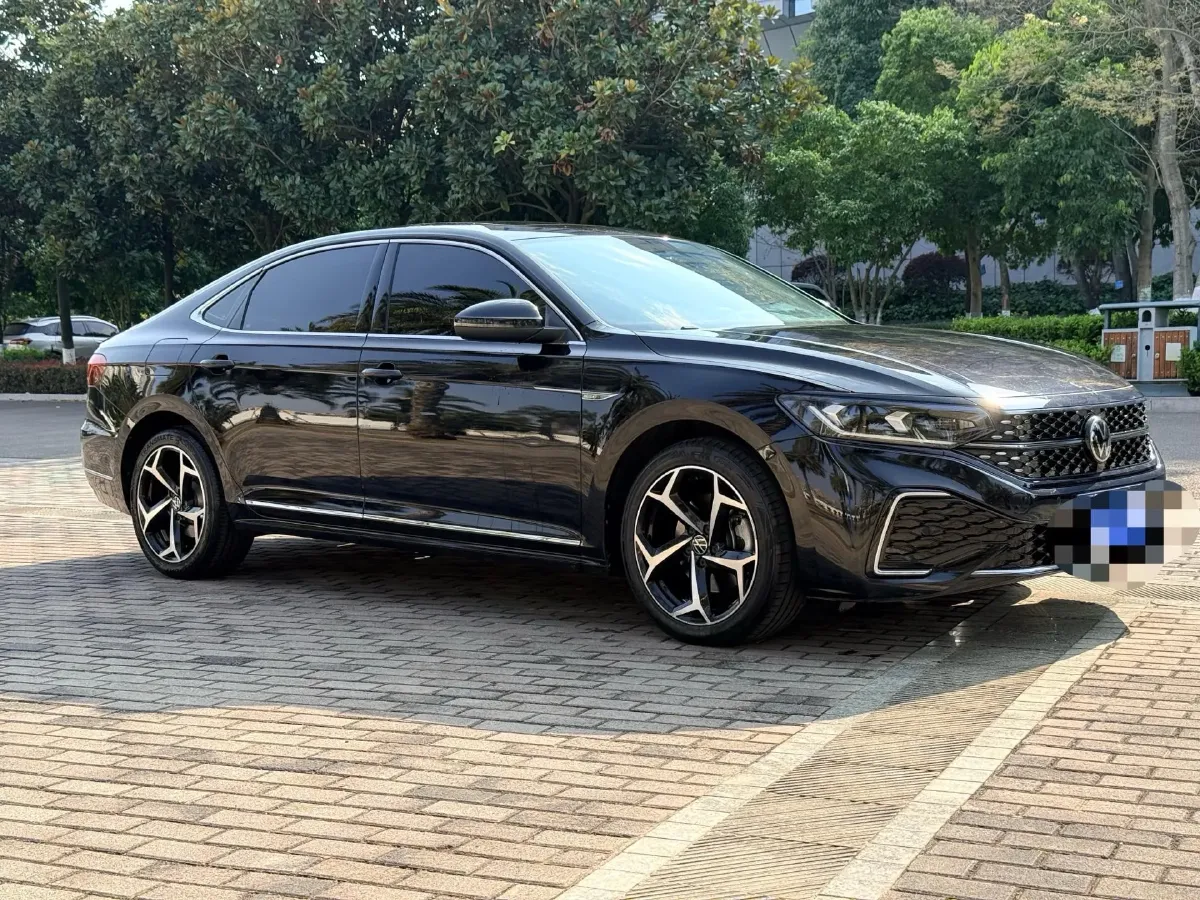 2024 Volkswagen Passat 2.0T 220HP L4 7DCT,autocango,china used car exporter,china ev exporter,chinese used car exporter,chinese used ev exporter