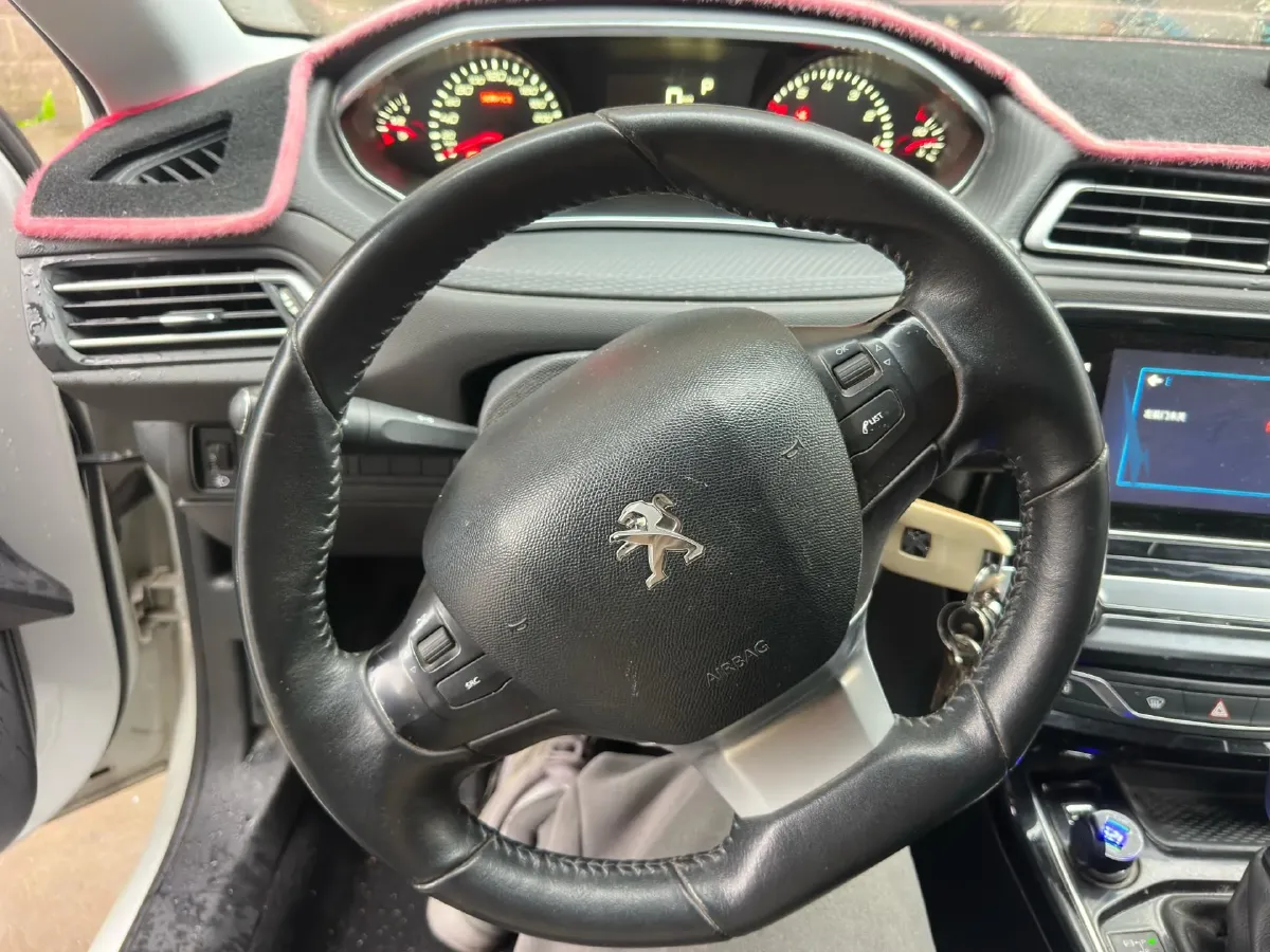 2016 Peugeot 308 1.6L 117HP L4 6AT,autocango,china used car exporter,china ev exporter,chinese used car exporter,chinese used ev exporter