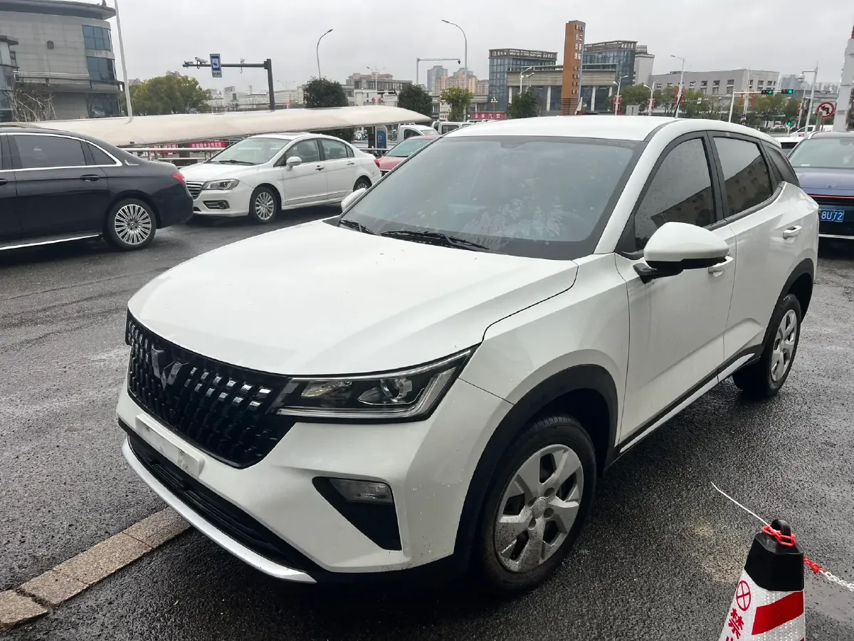 2022 WuLing XingChi 1.5L 99HP L4 6MT,autocango,china used car exporter,china ev exporter,chinese used car exporter,chinese used ev exporter