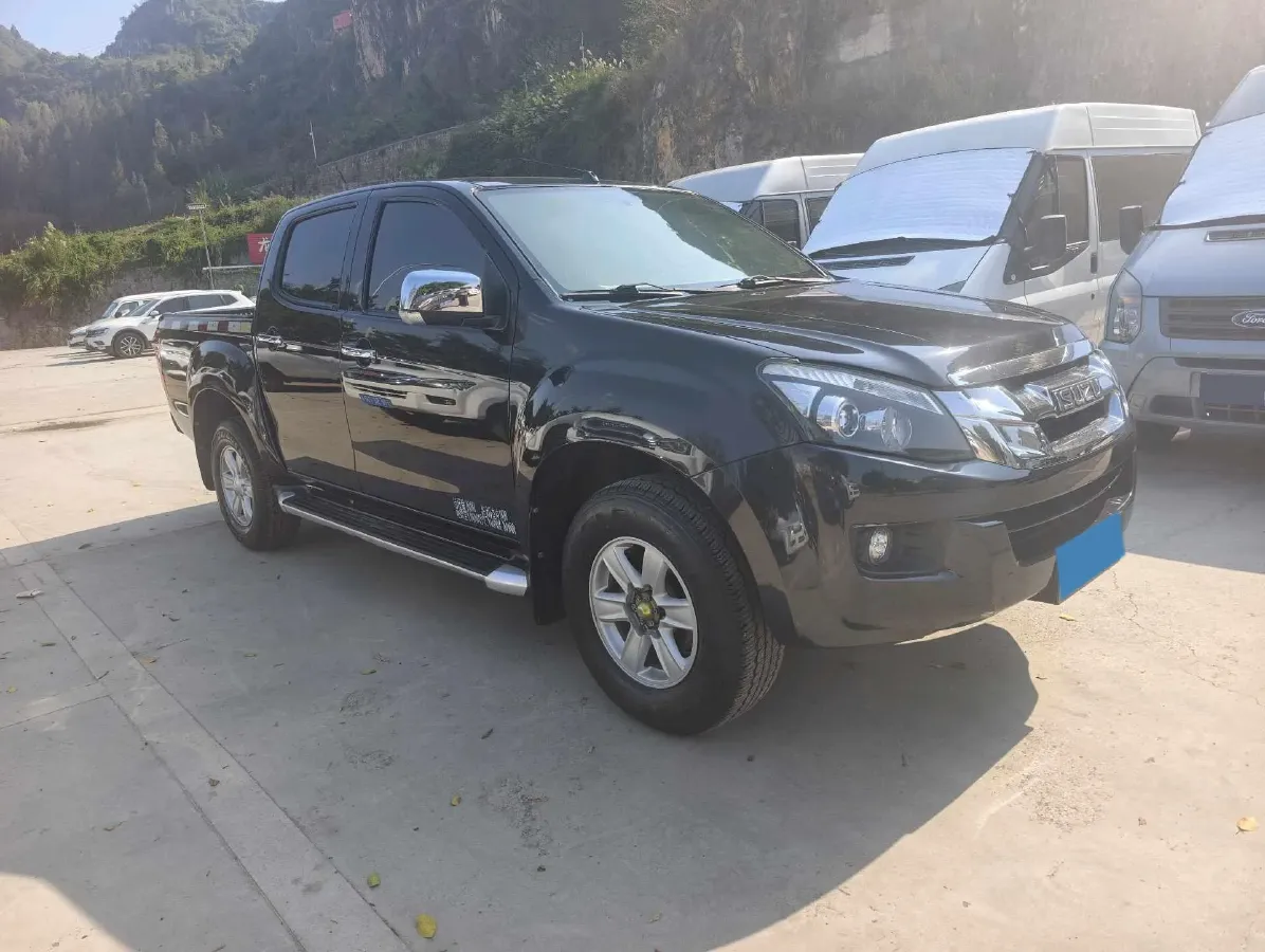 2018 MAXUS XinTu V80 2.5T 136HP L4 6MT,autocango,china used car exporter,china ev exporter,chinese used car exporter,chinese used ev exporter