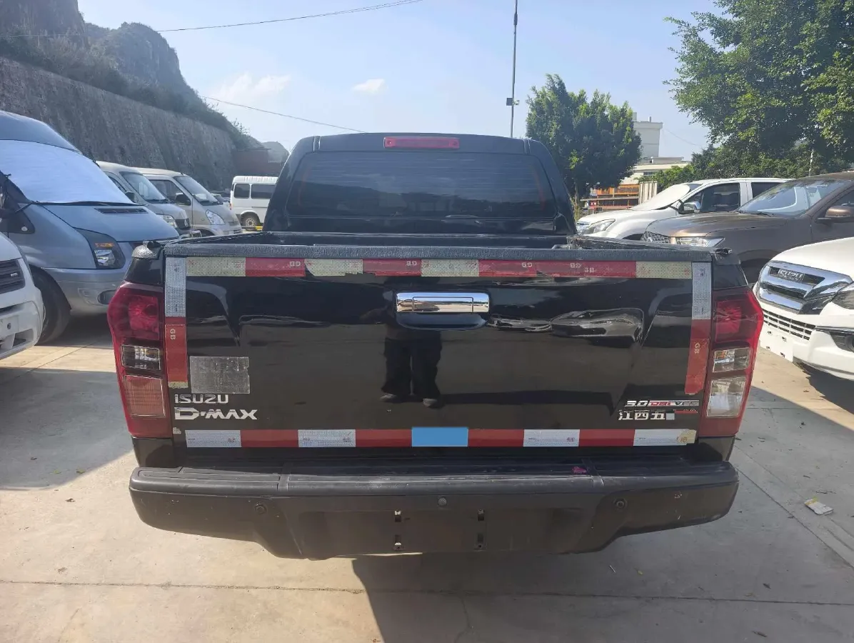 2018 MAXUS XinTu V80 2.5T 136HP L4 6MT,autocango,china used car exporter,china ev exporter,chinese used car exporter,chinese used ev exporter