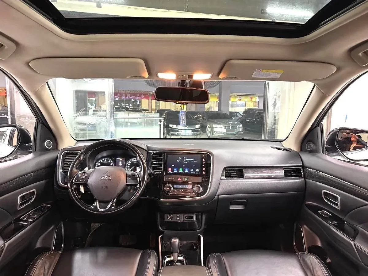 2019 Mitsubishi Outlander 2.4L 192HP L4 CVT,autocango,china used car exporter,china ev exporter,chinese used car exporter,chinese used ev exporter
