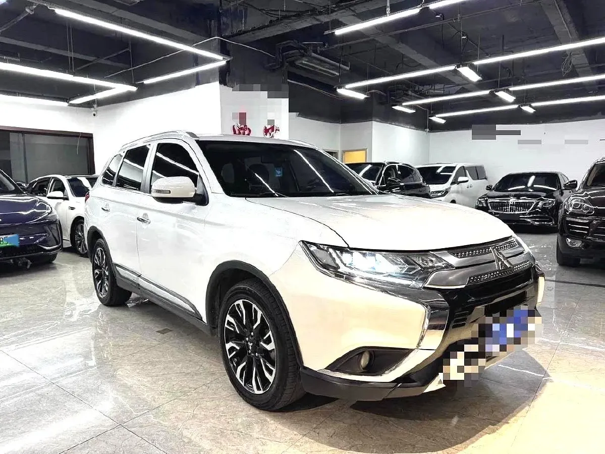 2019 Mitsubishi Outlander 2.4L 192HP L4 CVT,autocango,china used car exporter,china ev exporter,chinese used car exporter,chinese used ev exporter