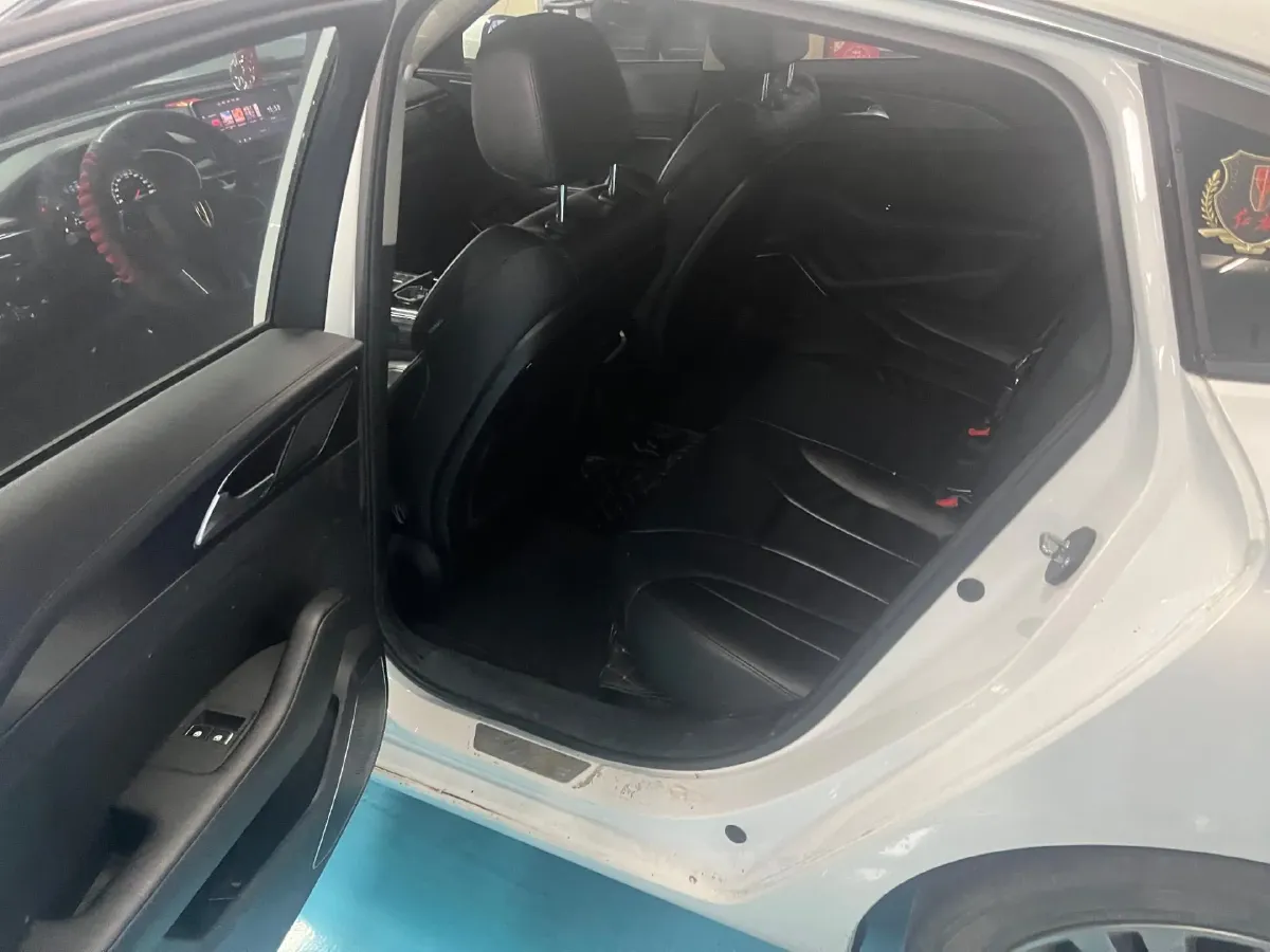 2020 HongQi H5 1.8T 197HP L4 6AT,autocango,china used car exporter,china ev exporter,chinese used car exporter,chinese used ev exporter