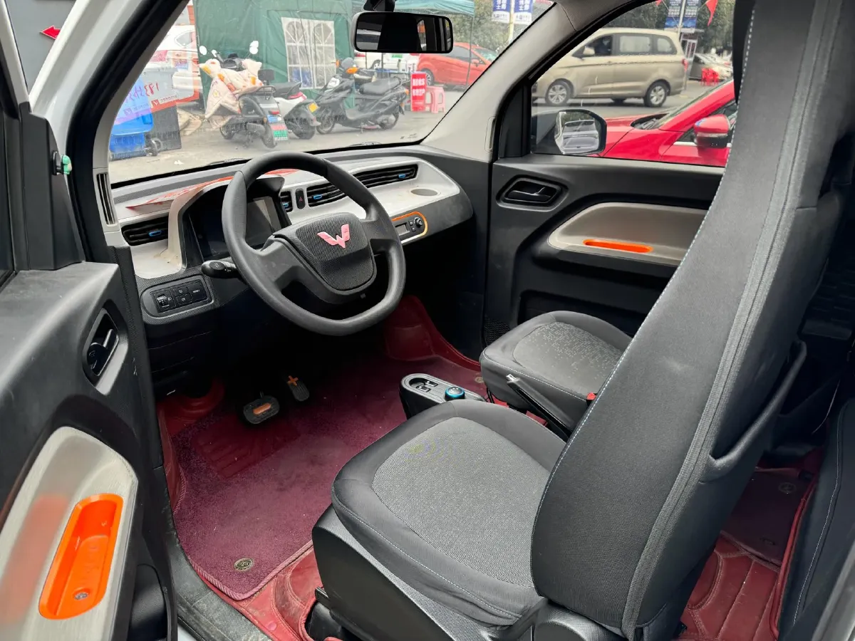 2021 WuLing HongGuang MINI EV BEV 13.8KWH,autocango,china used car exporter,china ev exporter,chinese used car exporter,chinese used ev exporter