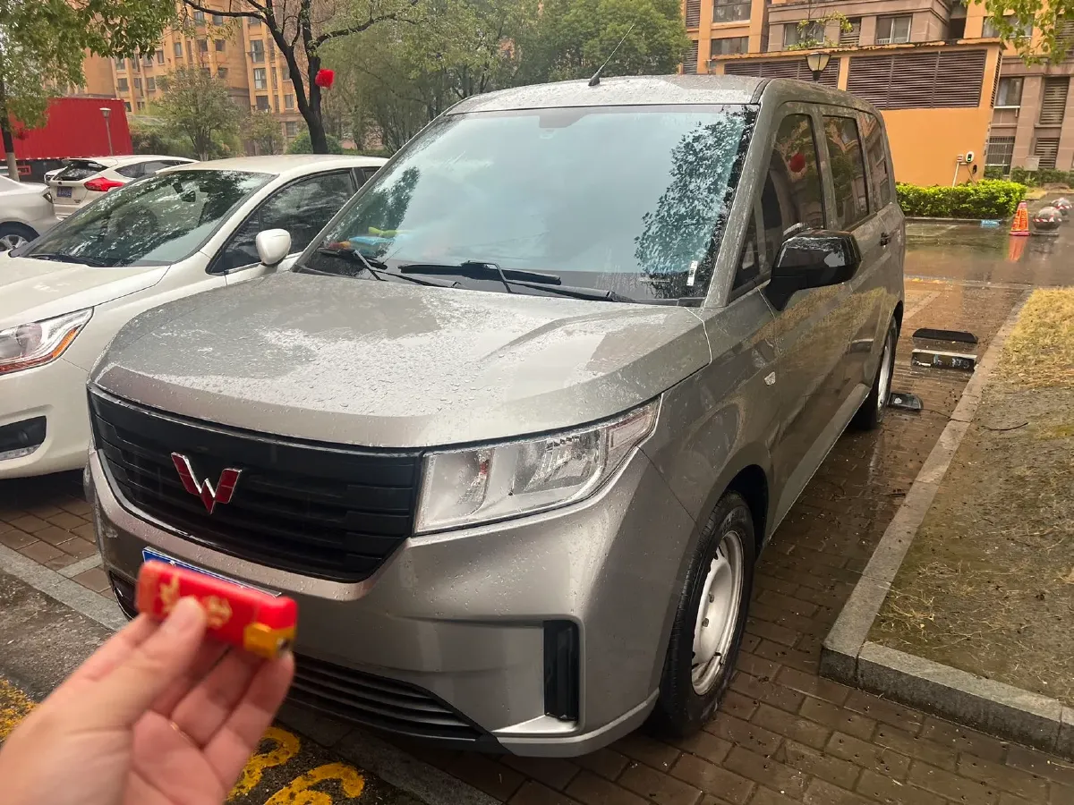 2019 WuLing HongGuang Plus 1.5T 147HP L4 6MT,autocango,china used car exporter,china ev exporter,chinese used car exporter,chinese used ev exporter