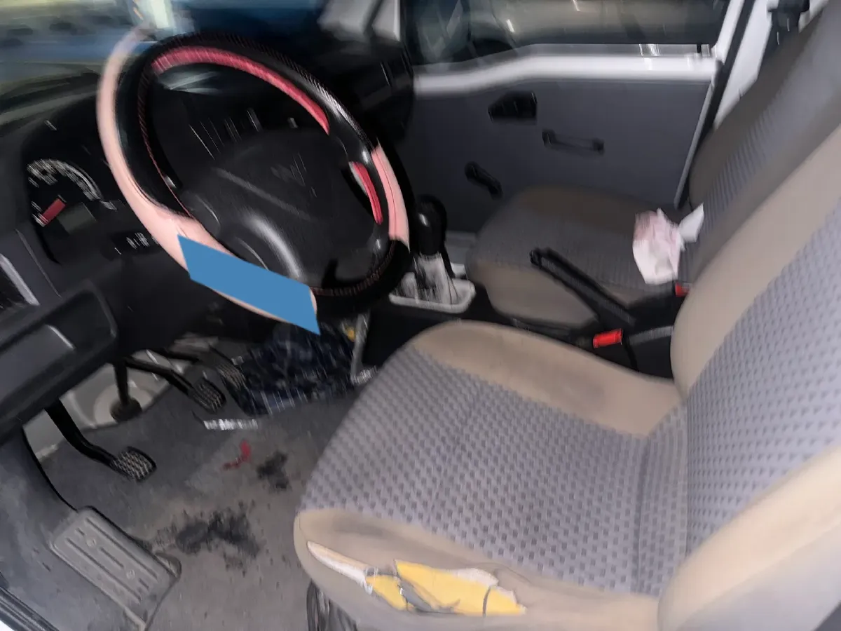 2015 WuLing ZhiGuang 1.2L 82HP L4 5MT,autocango,china used car exporter,china ev exporter,chinese used car exporter,chinese used ev exporter