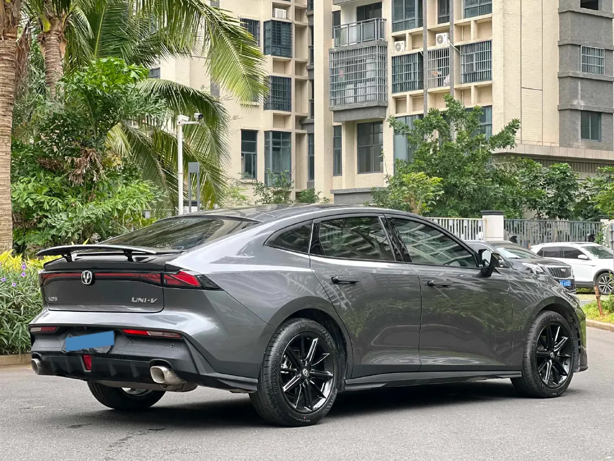 2023 ChangAn UNI-V 1.5T 188HP L4 7DCT,autocango,china used car exporter,china ev exporter,chinese used car exporter,chinese used ev exporter