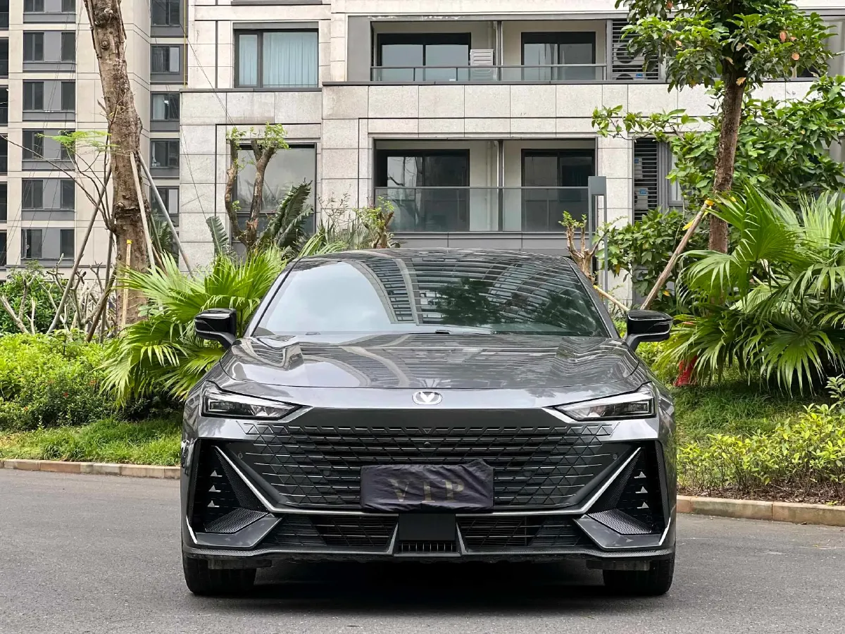 2023 ChangAn UNI-V 1.5T 188HP L4 7DCT,autocango,china used car exporter,china ev exporter,chinese used car exporter,chinese used ev exporter