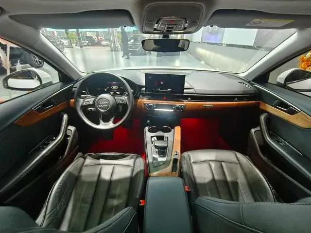 2020 Audi A4L 2.0T 190HP L4 7DCT,autocango,china used car exporter,china ev exporter,chinese used car exporter,chinese used ev exporter