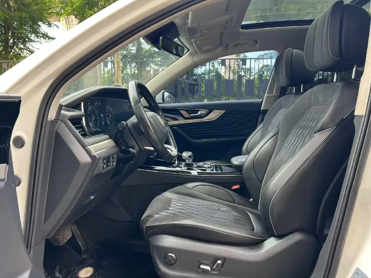 2022 HongQi HS5 2.0T 224HP L4 6AT,autocango,china used car exporter,china ev exporter,chinese used car exporter,chinese used ev exporter