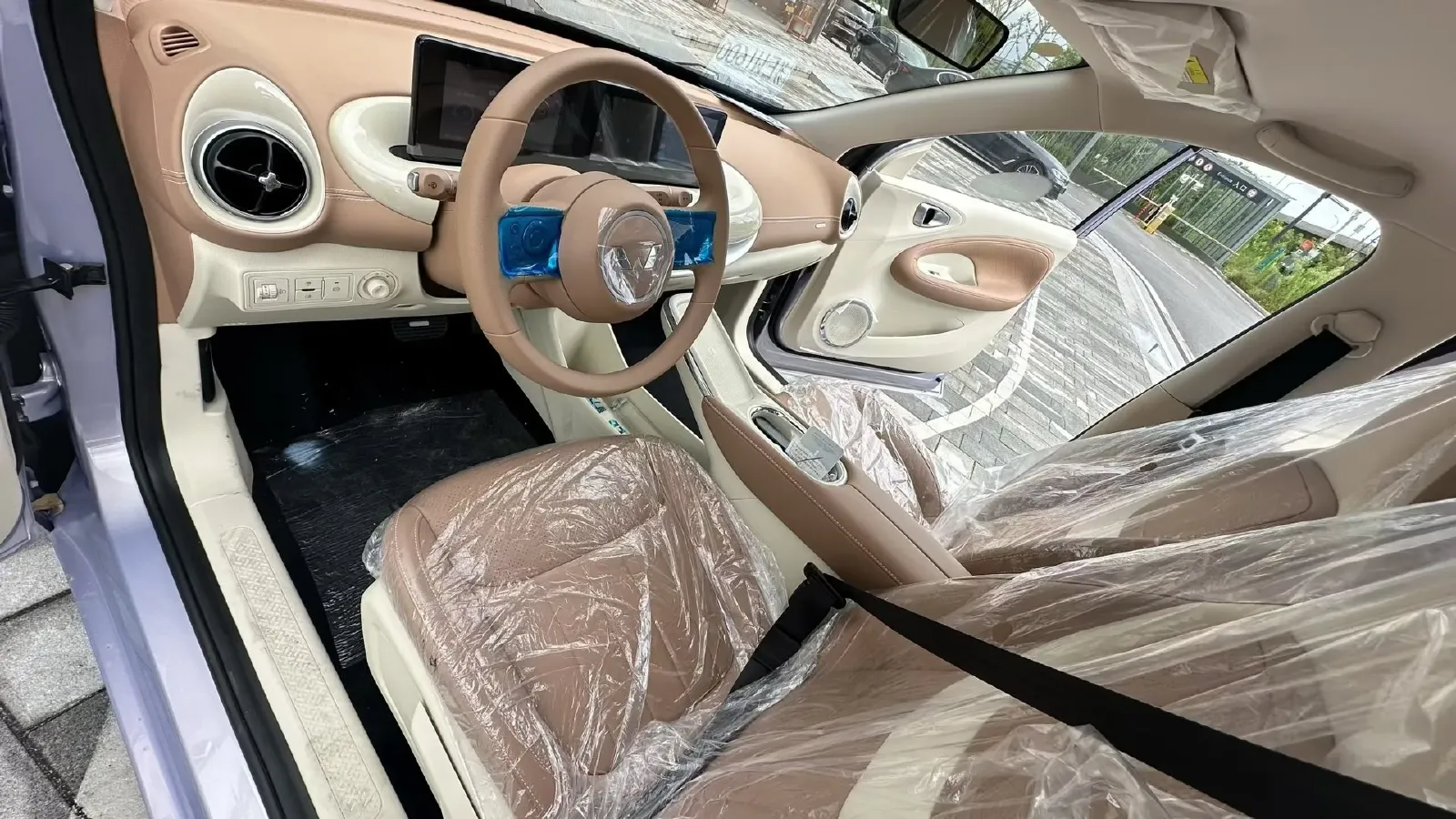 2025 WuLing BinGuo BEV,autocango,china used car exporter,china ev exporter,chinese used car exporter,chinese used ev exporter