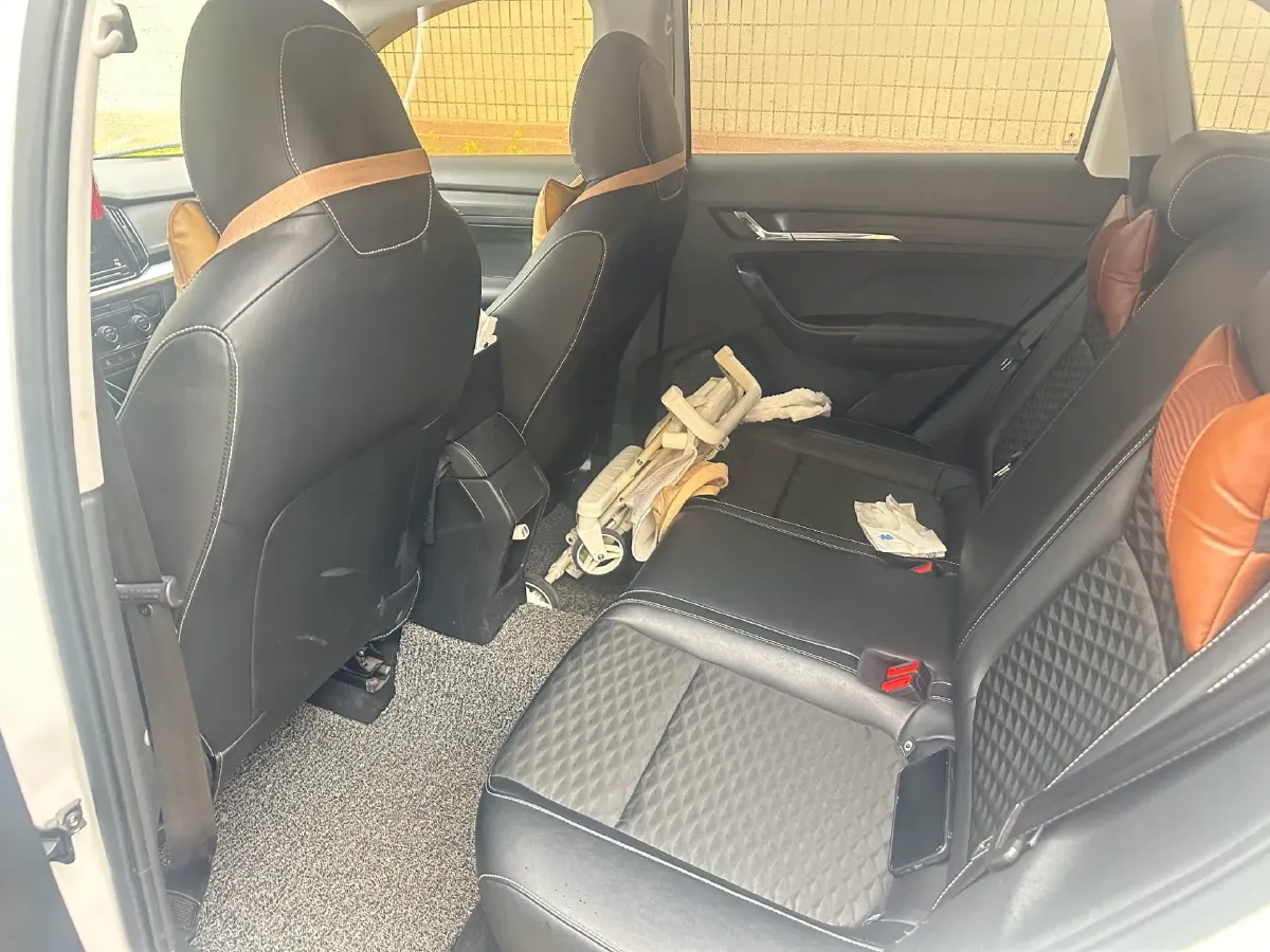 2018 Skoda Kamiq 1.5L 112HP L4 5MT,autocango,china used car exporter,china ev exporter,chinese used car exporter,chinese used ev exporter