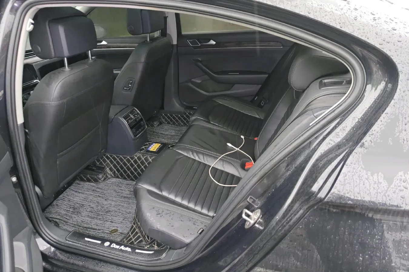 2019 Volkswagen Magotan 2.0T 186HP L4 7DCT,autocango,china used car exporter,china ev exporter,chinese used car exporter,chinese used ev exporter