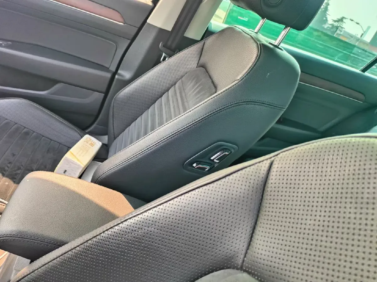 2019 Volkswagen Magotan 2.0T 186HP L4 7DCT,autocango,china used car exporter,china ev exporter,chinese used car exporter,chinese used ev exporter