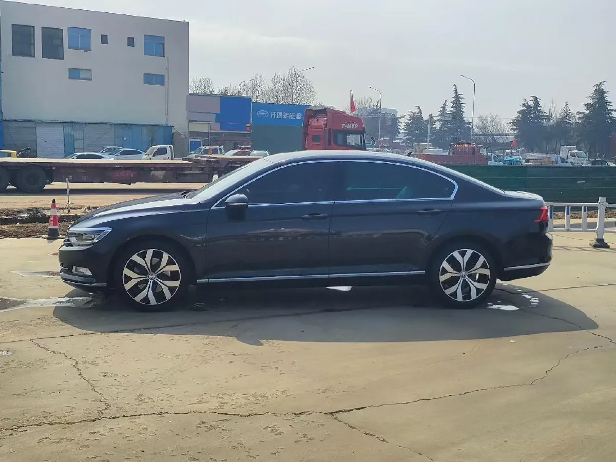 2019 Volkswagen Magotan 2.0T 186HP L4 7DCT,autocango,china used car exporter,china ev exporter,chinese used car exporter,chinese used ev exporter