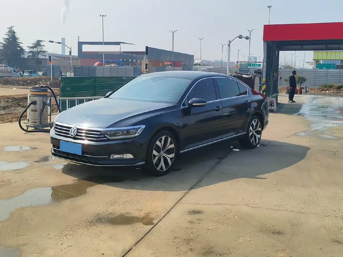 2019 Volkswagen Magotan 2.0T 186HP L4 7DCT,autocango,china used car exporter,china ev exporter,chinese used car exporter,chinese used ev exporter