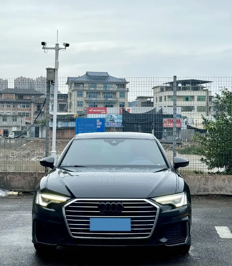2021 Audi A6L 2.0T 224HP L4 7DCT,autocango,china used car exporter,china ev exporter,chinese used car exporter,chinese used ev exporter