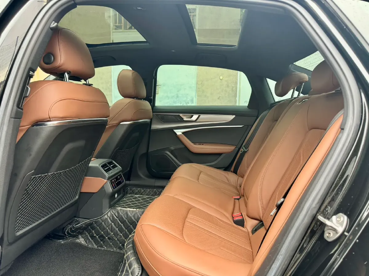 2021 Audi A6L 2.0T 224HP L4 7DCT,autocango,china used car exporter,china ev exporter,chinese used car exporter,chinese used ev exporter