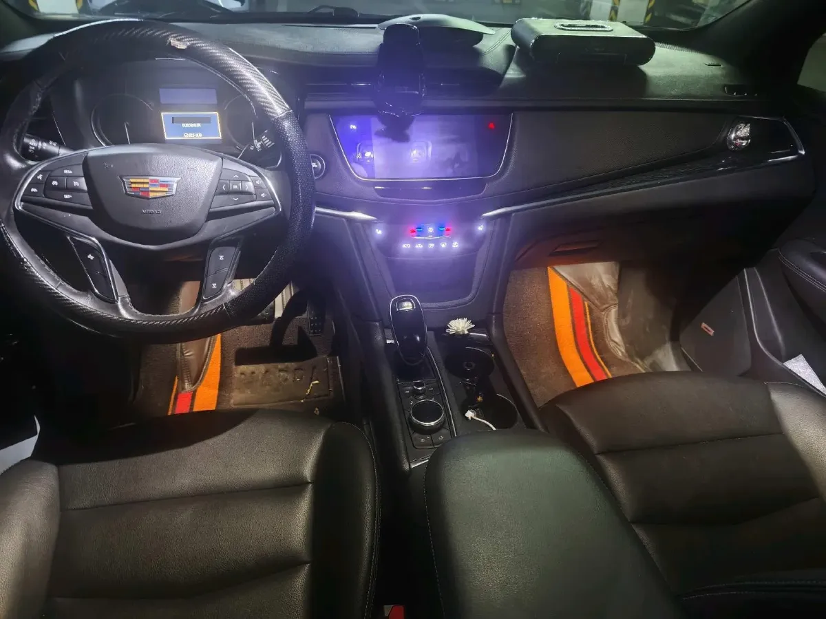 2021 Cadillac XT5 2.0T 237HP L4 9AT,autocango,china used car exporter,china ev exporter,chinese used car exporter,chinese used ev exporter