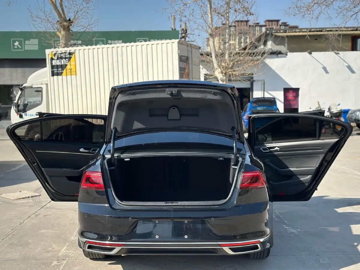 2020 Volkswagen Magotan 2.0T 186HP L4 7DCT,autocango,china used car exporter,china ev exporter,chinese used car exporter,chinese used ev exporter