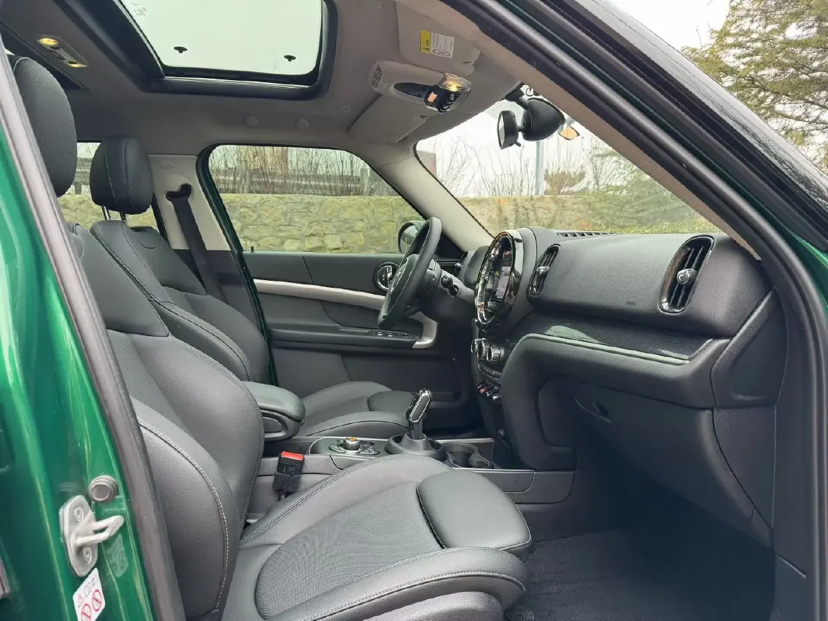 2021 MINI COUNTRYMAN 1.5T 136HP L3 8AT,autocango,china used car exporter,china ev exporter,chinese used car exporter,chinese used ev exporter