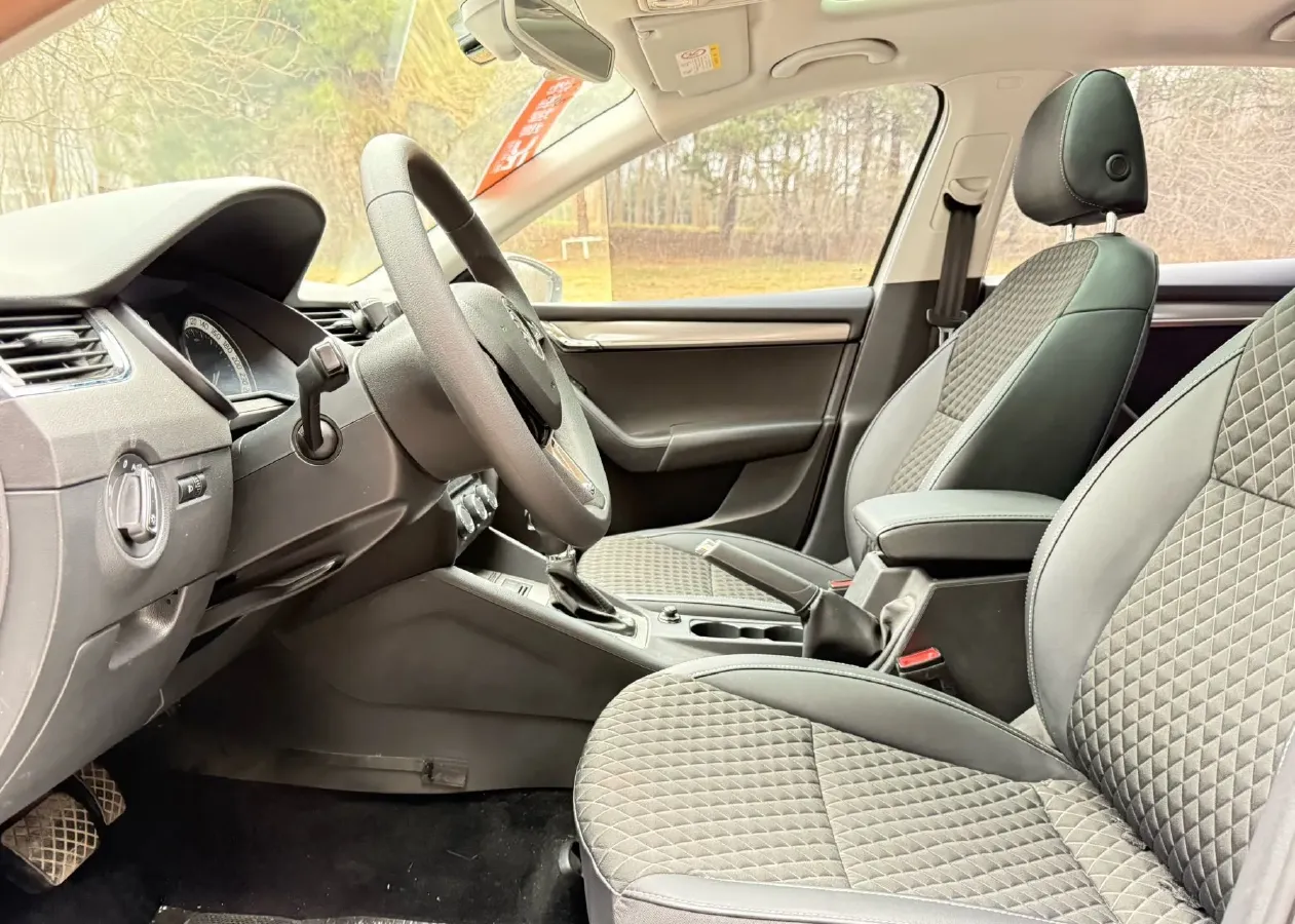 2019 Skoda Octavia 1.2T 116HP L4 7DCT,autocango,china used car exporter,china ev exporter,chinese used car exporter,chinese used ev exporter