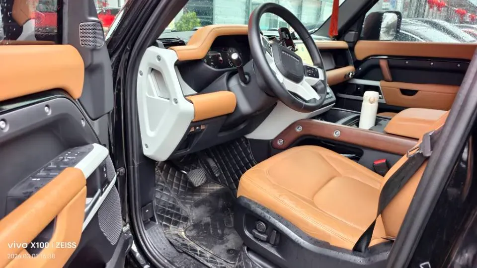 2024 Land Rover Defender 3.0T 400HP L6 8AT,autocango,china used car exporter,china ev exporter,chinese used car exporter,chinese used ev exporter