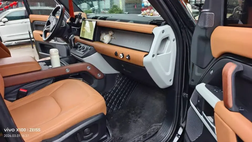 2024 Land Rover Defender 3.0T 400HP L6 8AT,autocango,china used car exporter,china ev exporter,chinese used car exporter,chinese used ev exporter