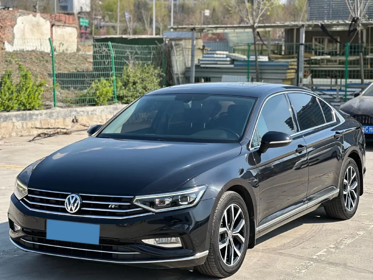 2020 Volkswagen Magotan 2.0T 186HP L4 7DCT,autocango,china used car exporter,china ev exporter,chinese used car exporter,chinese used ev exporter