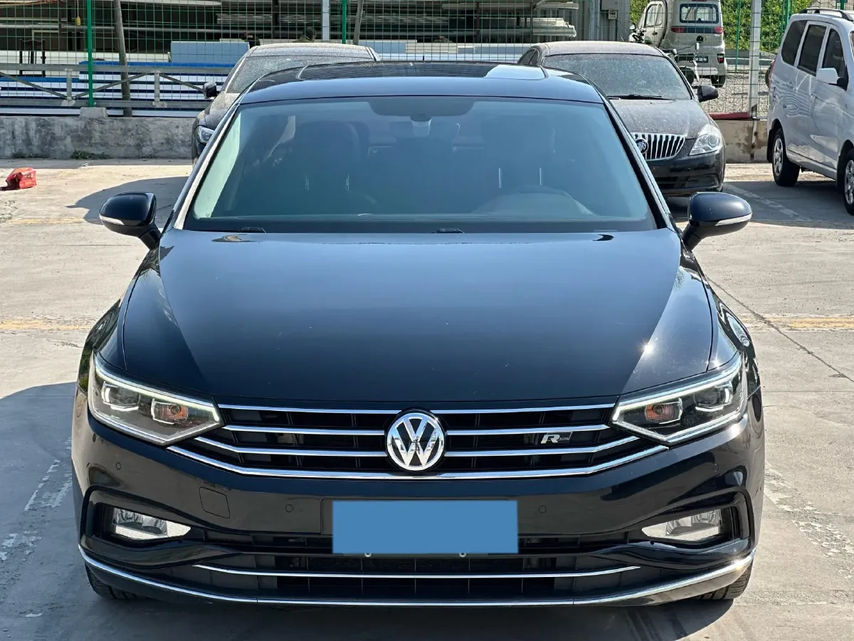 2020 Volkswagen Magotan 2.0T 186HP L4 7DCT,autocango,china used car exporter,china ev exporter,chinese used car exporter,chinese used ev exporter