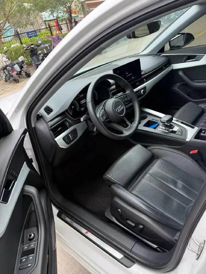 2022 Audi A4L 2.0T 190HP L4 7DCT,autocango,china used car exporter,china ev exporter,chinese used car exporter,chinese used ev exporter