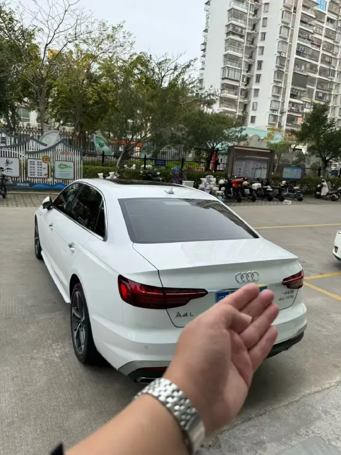 2022 Audi A4L 2.0T 190HP L4 7DCT,autocango,china used car exporter,china ev exporter,chinese used car exporter,chinese used ev exporter