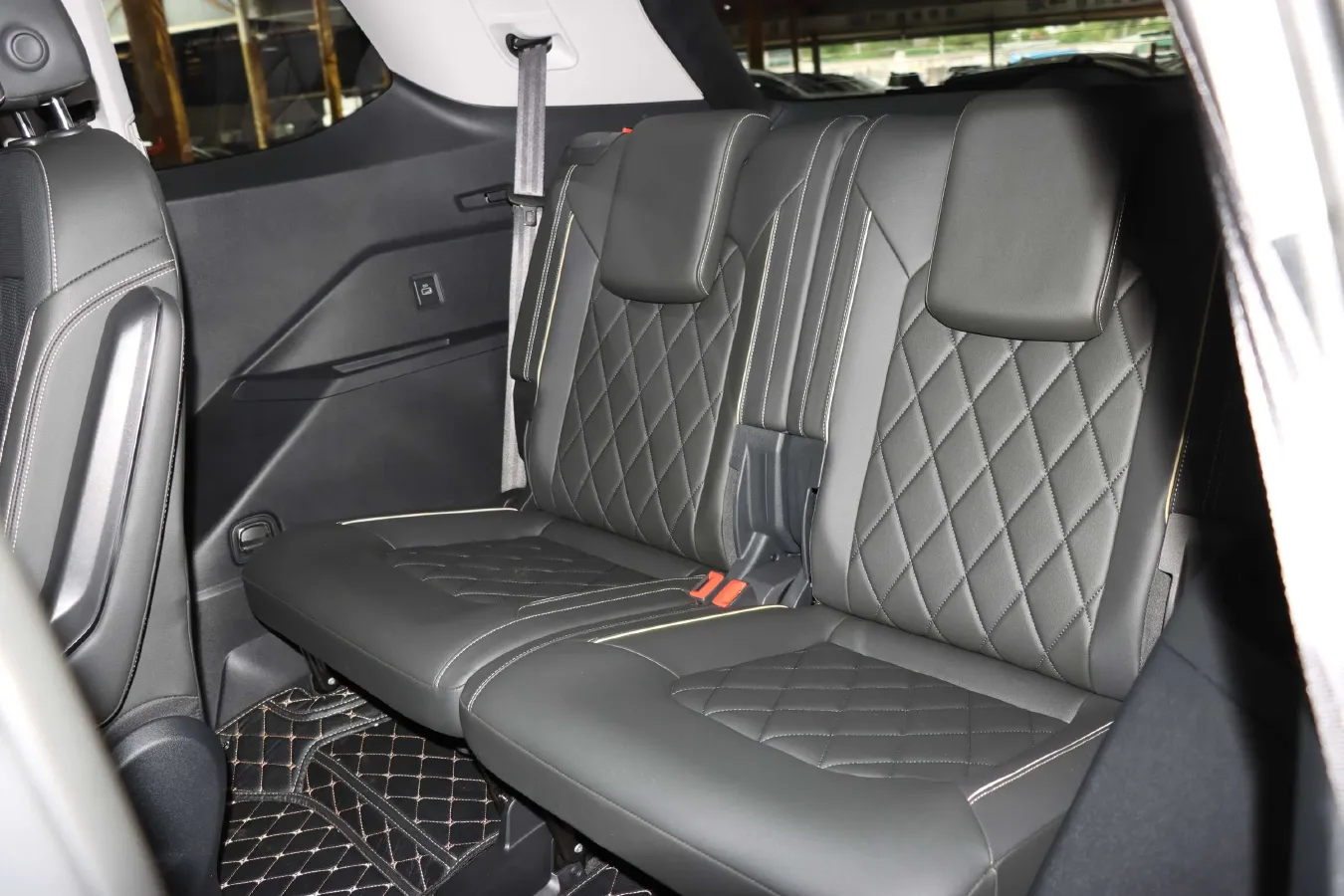 2021 Volkswagen Talagon 2.5T 299HP V6 7DCT,autocango,china used car exporter,china ev exporter,chinese used car exporter,chinese used ev exporter