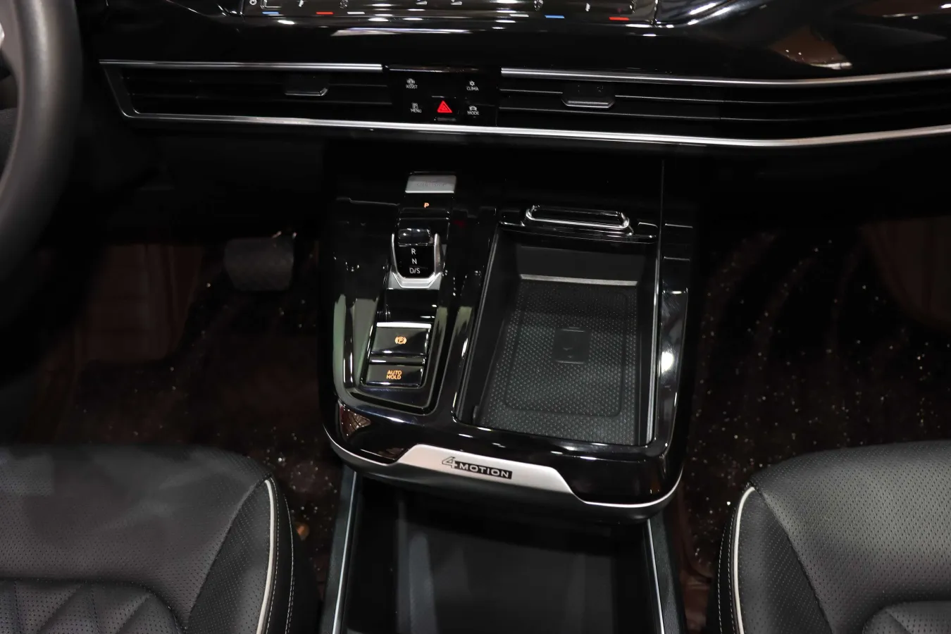 2021 Volkswagen Talagon 2.5T 299HP V6 7DCT,autocango,china used car exporter,china ev exporter,chinese used car exporter,chinese used ev exporter