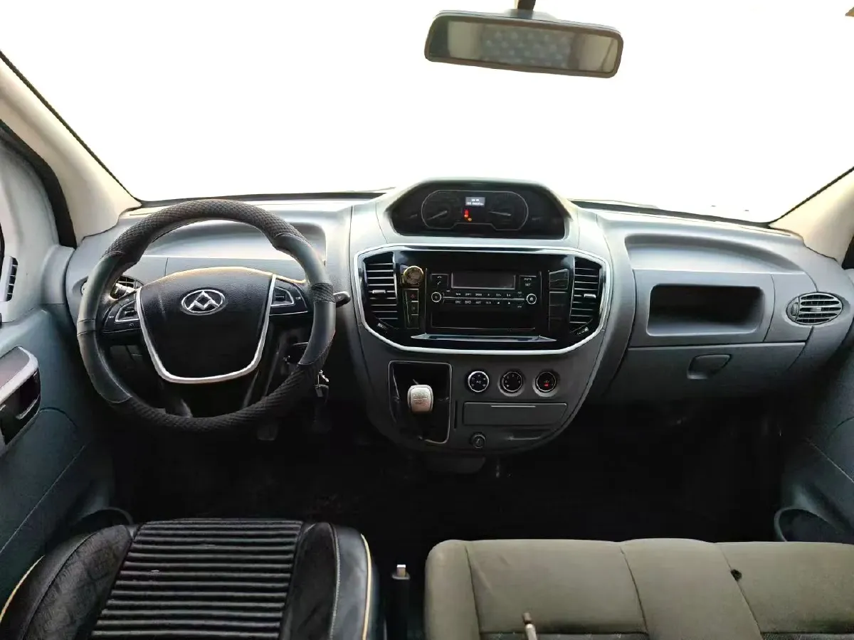 2018 MAXUS XinTu V80 2.5T 136HP L4 6MT,autocango,china used car exporter,china ev exporter,chinese used car exporter,chinese used ev exporter