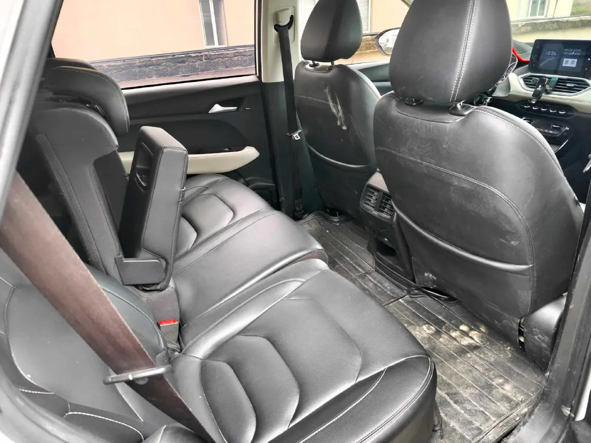 2018 BaoJun 530 1.5T 150HP L4 6DCT,autocango,china used car exporter,china ev exporter,chinese used car exporter,chinese used ev exporter