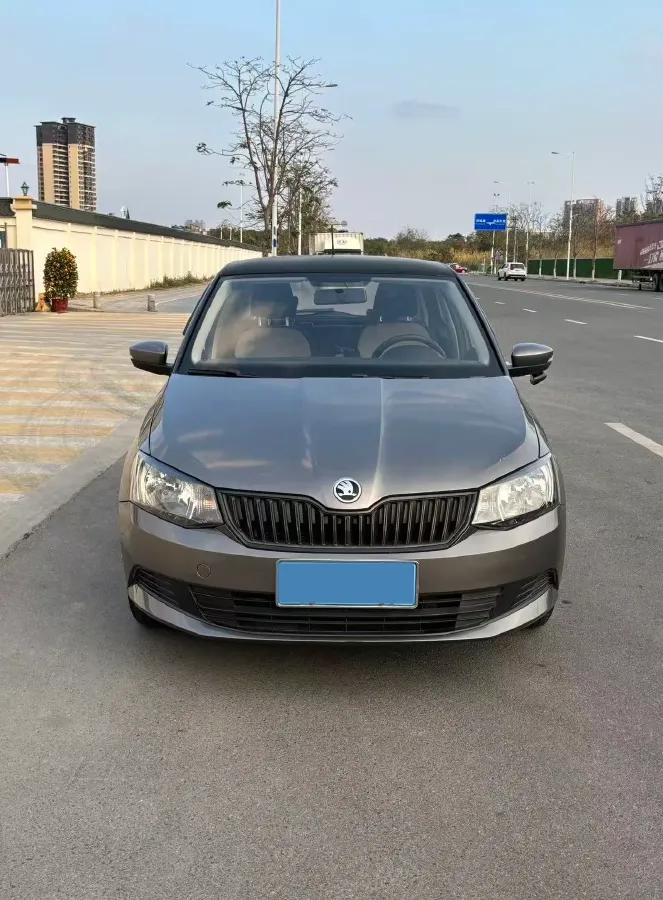 2017 Skoda Fabia 1.4L 90HP L4 6AT,autocango,china used car exporter,china ev exporter,chinese used car exporter,chinese used ev exporter