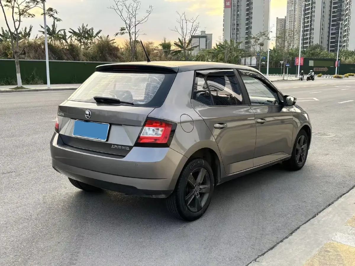 2017 Skoda Fabia 1.4L 90HP L4 6AT,autocango,china used car exporter,china ev exporter,chinese used car exporter,chinese used ev exporter