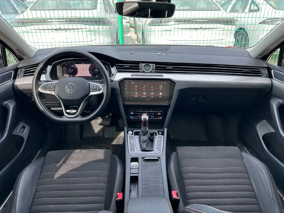 2021 Volkswagen Magotan 2.0T 186HP L4 7DCT,autocango,china used car exporter,china ev exporter,chinese used car exporter,chinese used ev exporter