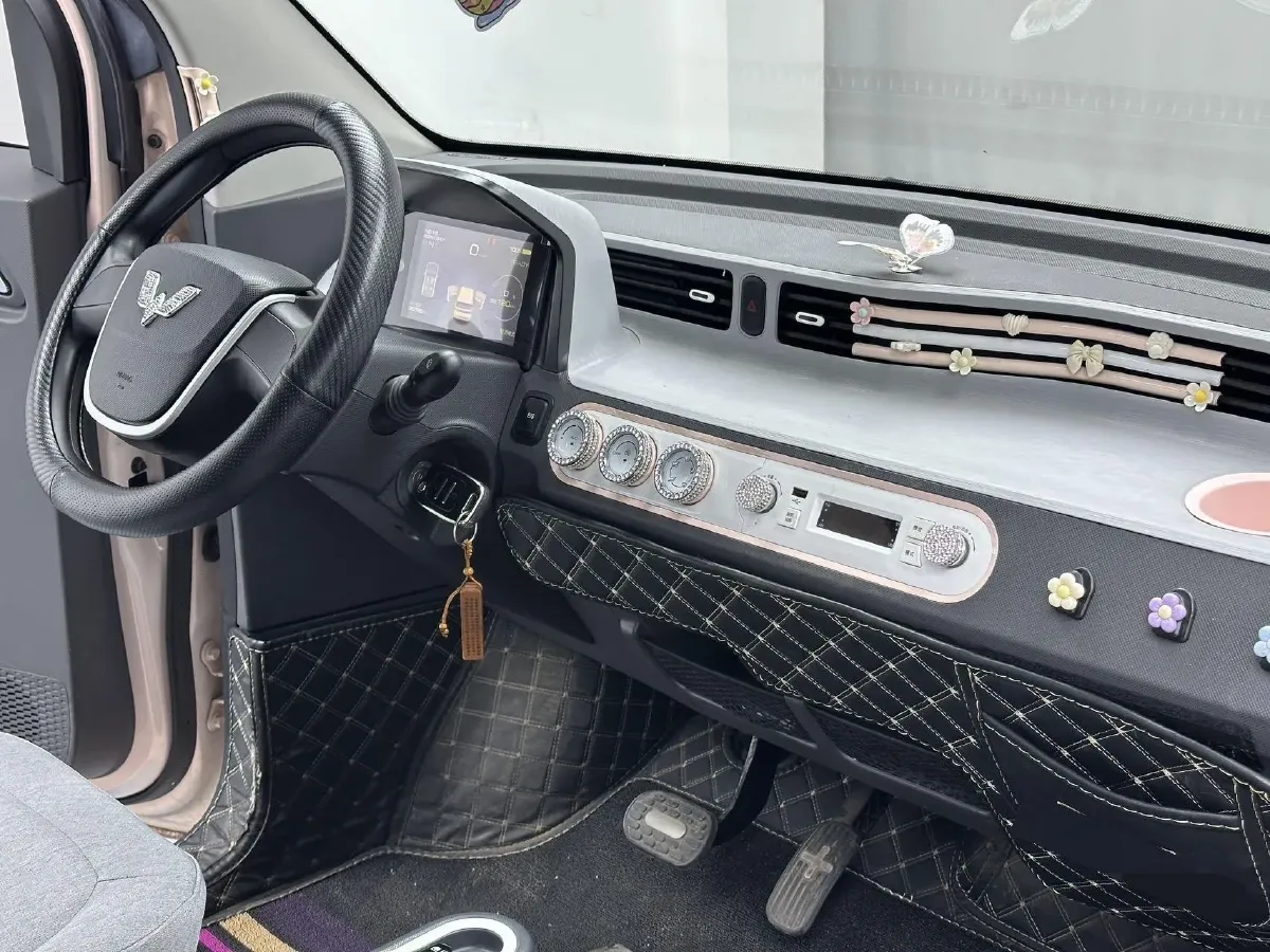 2021 WuLing HongGuang MINI EV BEV 13.9KWH,autocango,china used car exporter,china ev exporter,chinese used car exporter,chinese used ev exporter