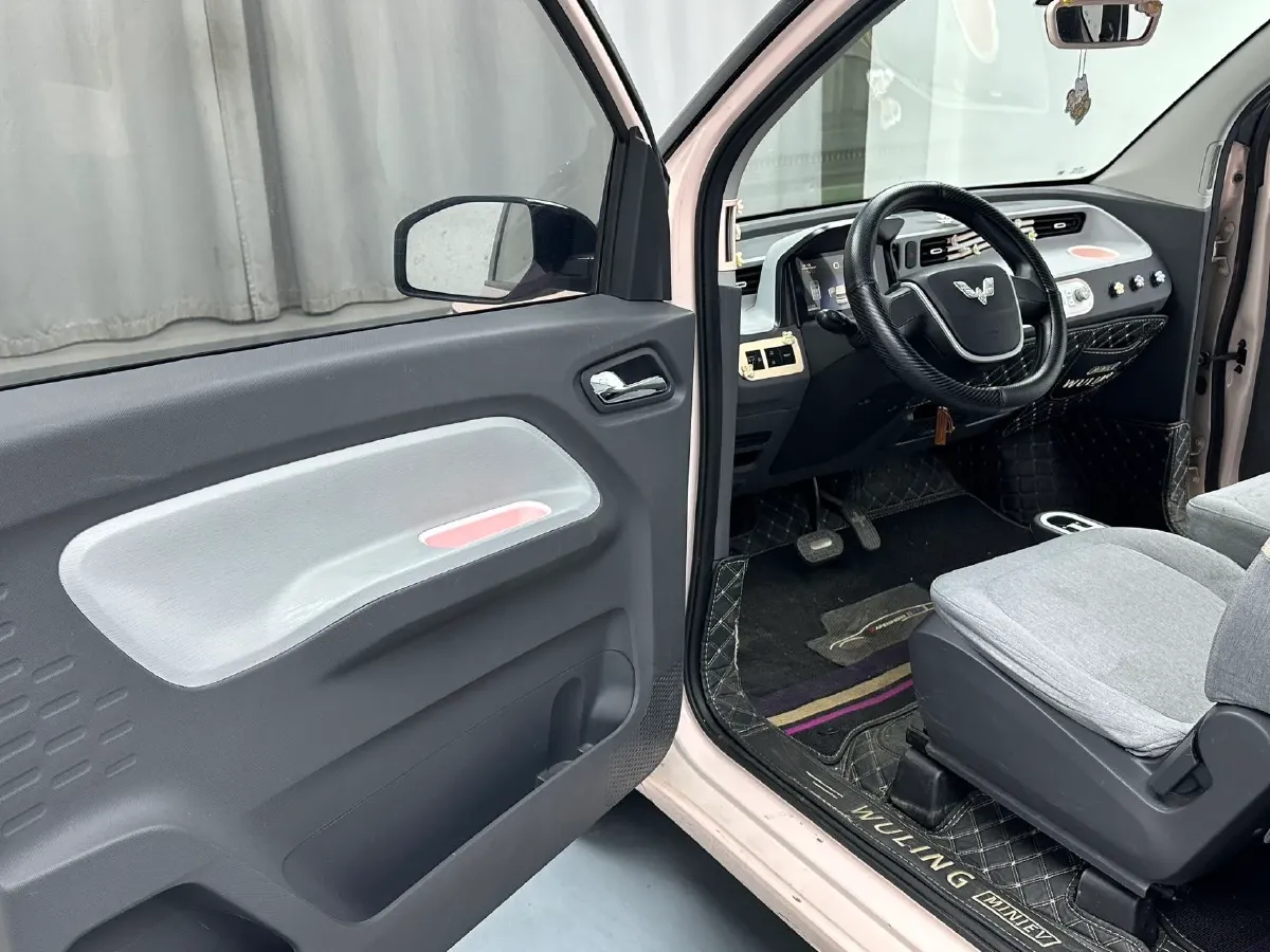 2021 WuLing HongGuang MINI EV BEV 13.9KWH,autocango,china used car exporter,china ev exporter,chinese used car exporter,chinese used ev exporter