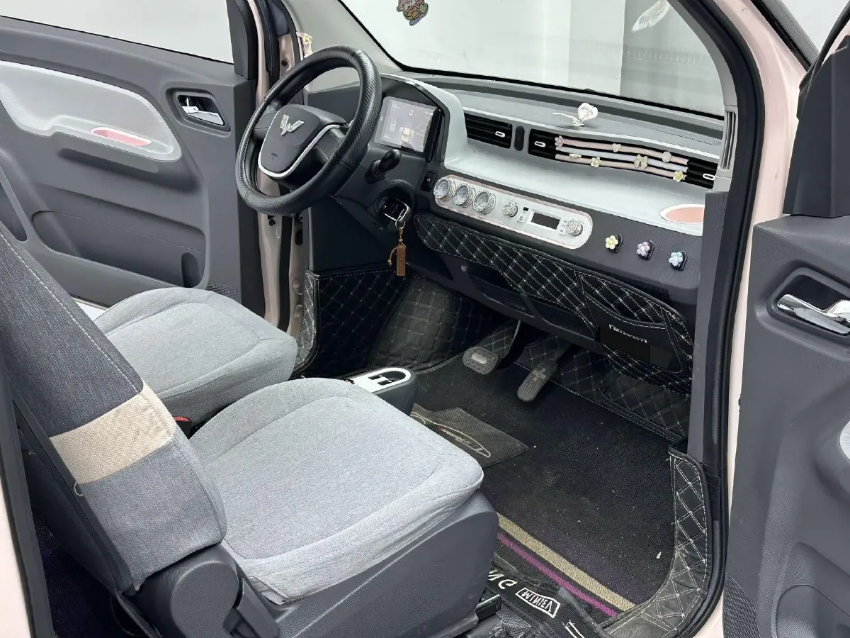 2021 WuLing HongGuang MINI EV BEV 13.9KWH,autocango,china used car exporter,china ev exporter,chinese used car exporter,chinese used ev exporter