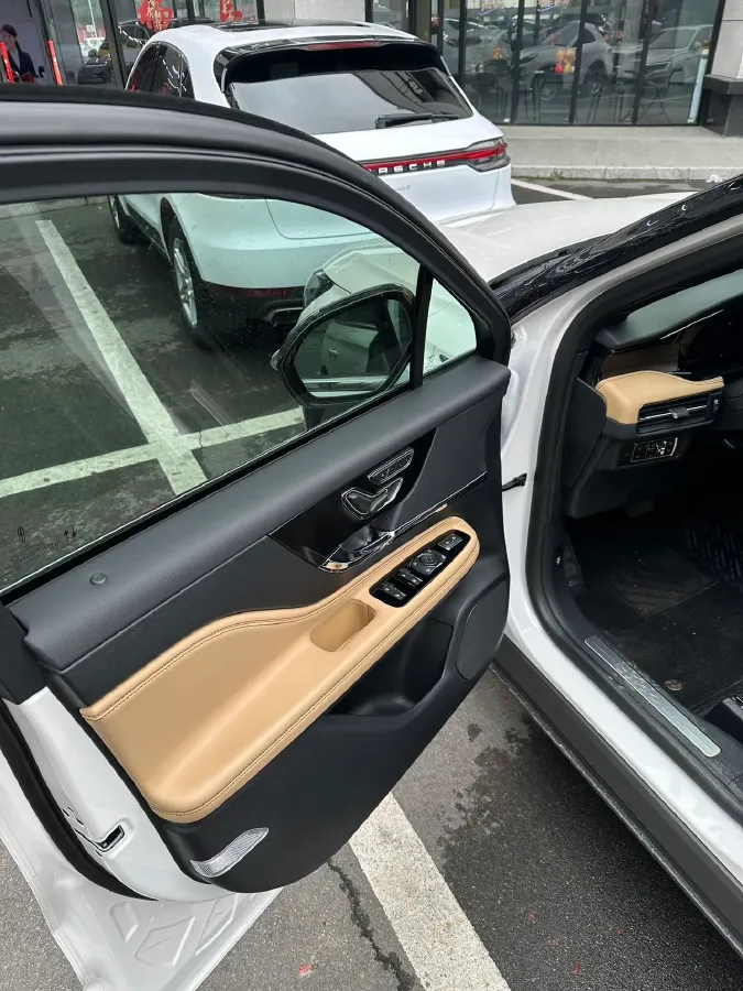 2021 Lincoln Corsair 2.0T 245HP L4 8AT,autocango,china used car exporter,china ev exporter,chinese used car exporter,chinese used ev exporter